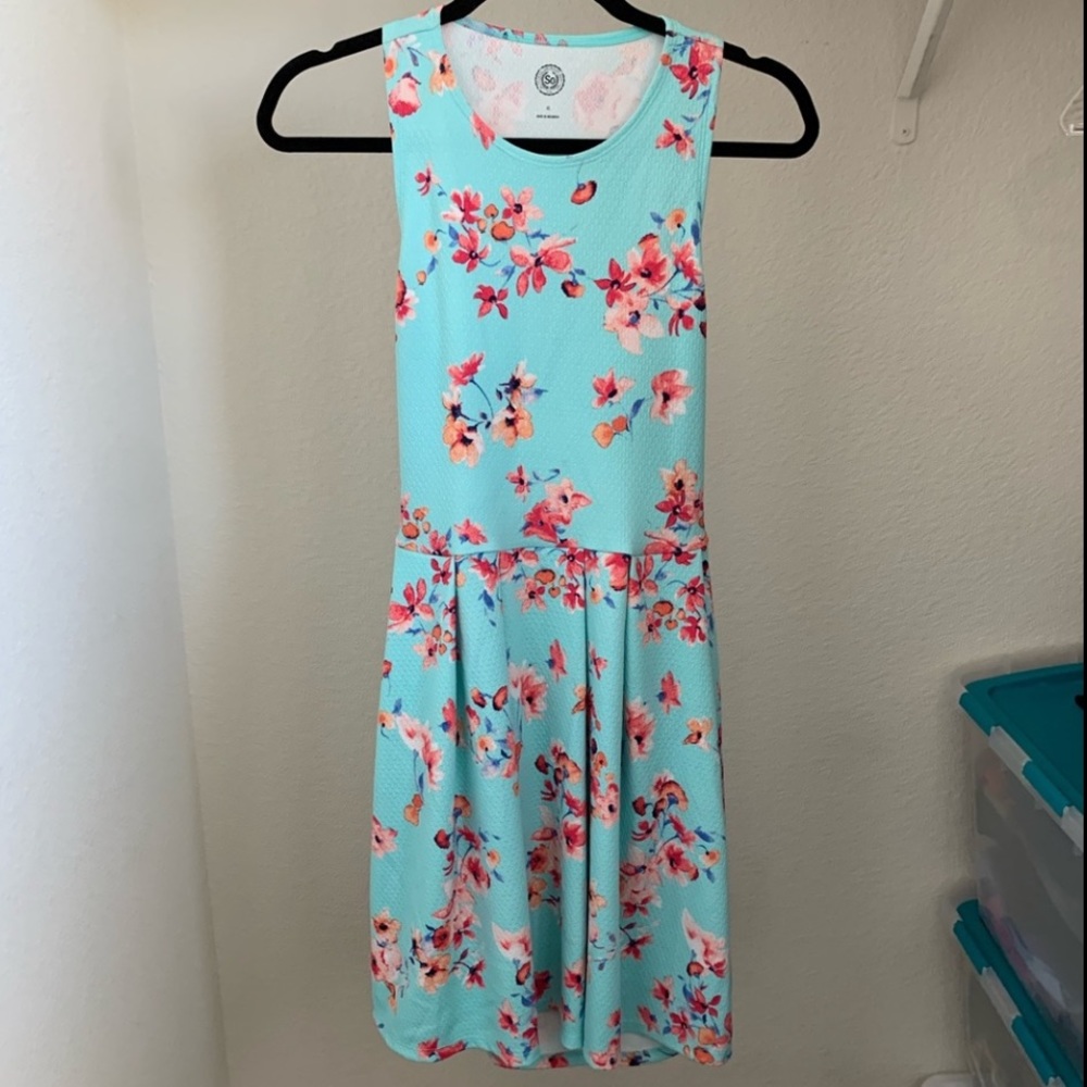 Beautiful Summer Dress with Back Cutout